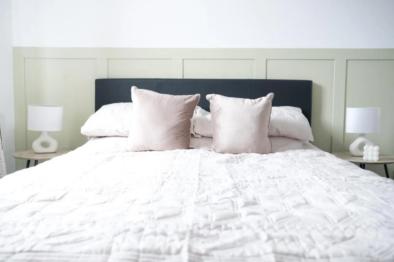 Eia Street Apartments 벨파스트 0*,
